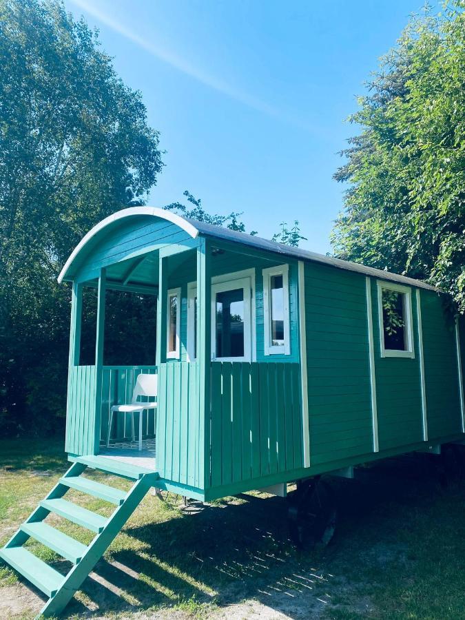 Pipowagens Bij Pannenkoekenrestaurant & Camping De Koppenjan 'Een Uniek Verblijf Met Kinderspeelboerderij' Jubbega-Schurega エクステリア 写真
